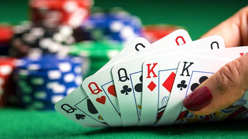 Tạo liên kết lá bài mạnh khi chơi Poker